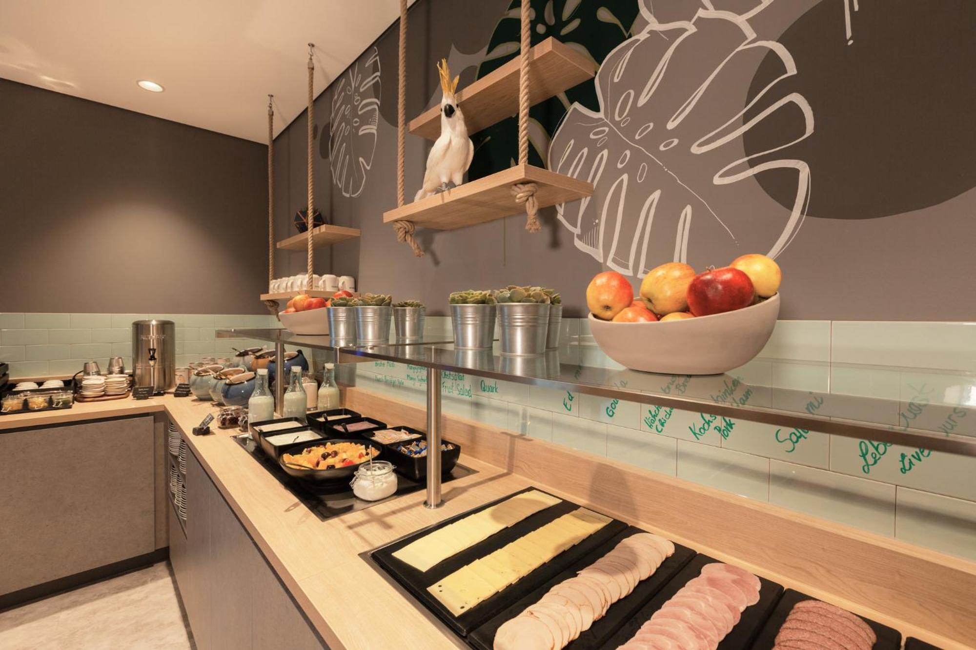 - The Niu, Crusoe Airport By Ihg Hotel
